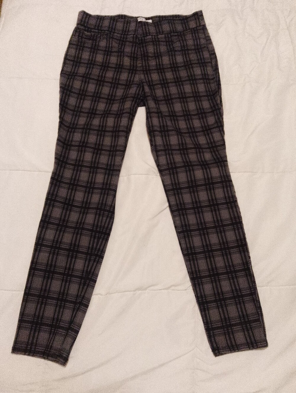 Nine West Plaid Pull-On Skinny Pants in Gray and Black